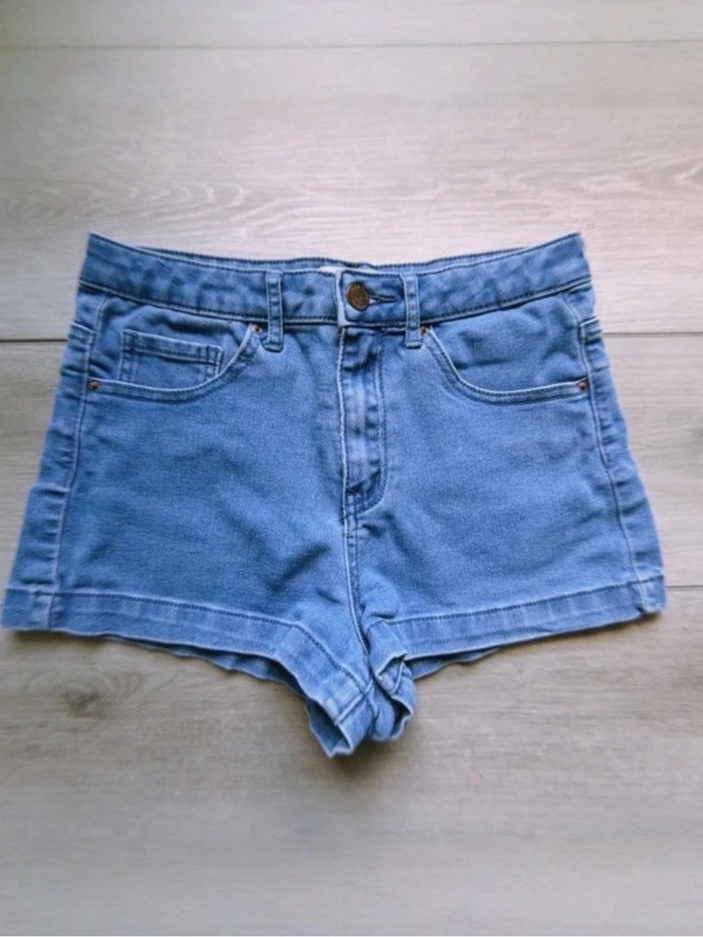 Forever 21 high rise shorts / size 28”